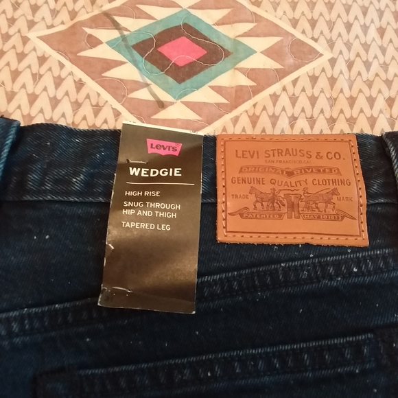 Levi's wedgie - Picture 8 of 10